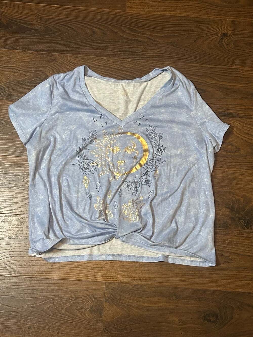 No Boundaries Celestial Graphic Twist Front V-Neck T-Shirt